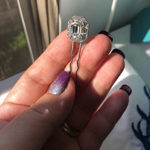 ⚠️🛑 SOLD 11.12.2022 🛑⚠️. silver tone and rhinestone three pack hair pins